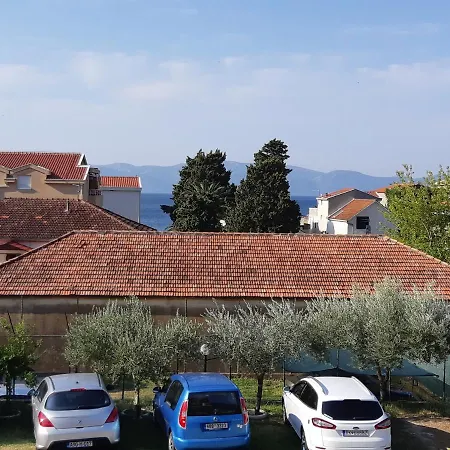 Apartment 13681a Gradac (Split-Dalmatia)